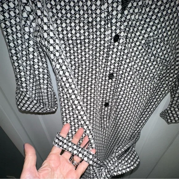 Women's Max Studio Black and Ivory Belted Shirt Dress - Medium - Picture 5 of 10